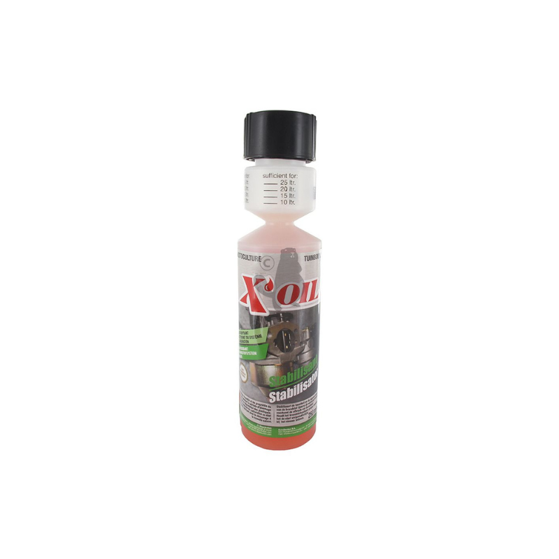 Stabilisant carburant X’OIL 250ml. Stabilise la qualité et les propriétés du carburant pendant la période d’hivernage. Traite 250 litres de carburant SP 95 ou 98