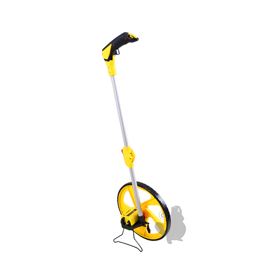 Odomètre (mesureur de distance) à roue de grand diamètre (380mm) facilitant une utilisation sur tout types de terrains. Avec compteur rotatif 0 à 99999m. Tolérance +/-0,5%