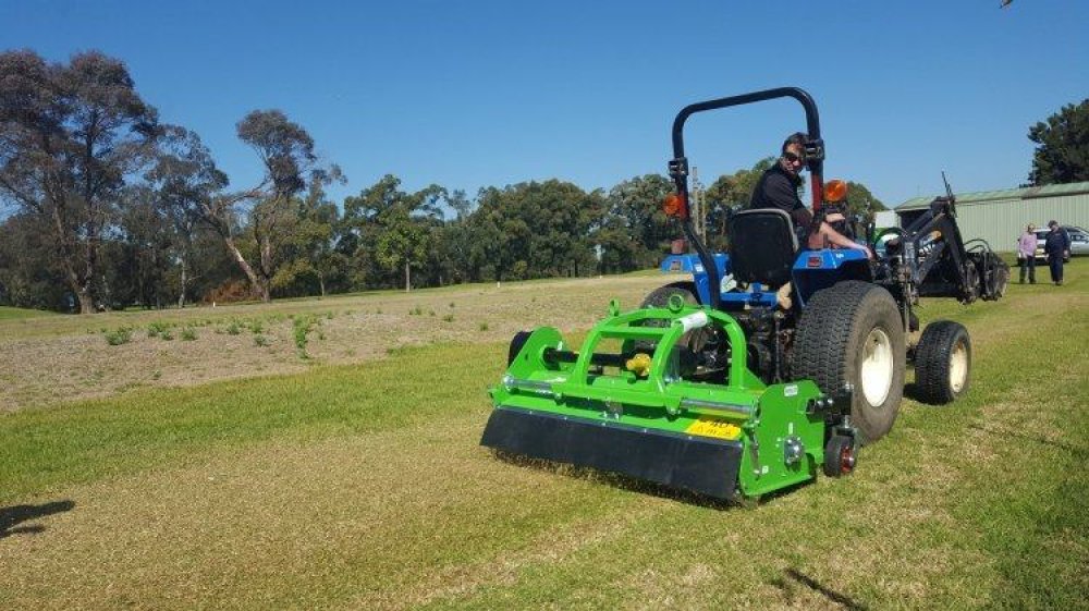 BROYEUR D'HERBE ELK1600 PERUZZO