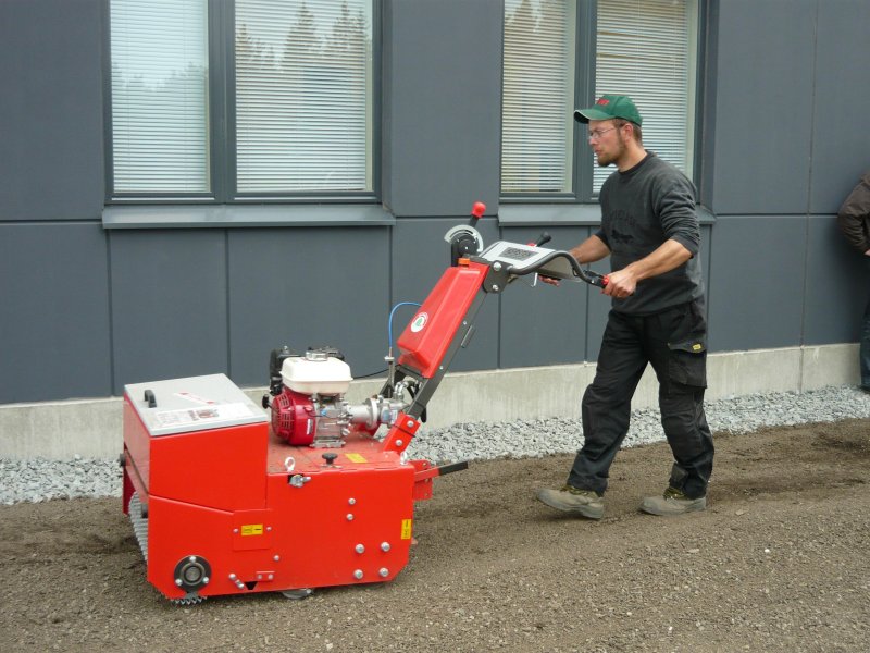 ENGAZONNEUSE RB700G KERSTEN